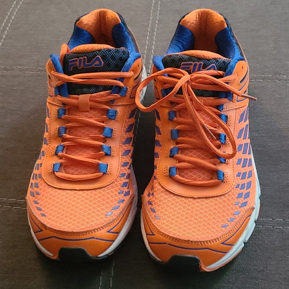 FILA energized runner shoes